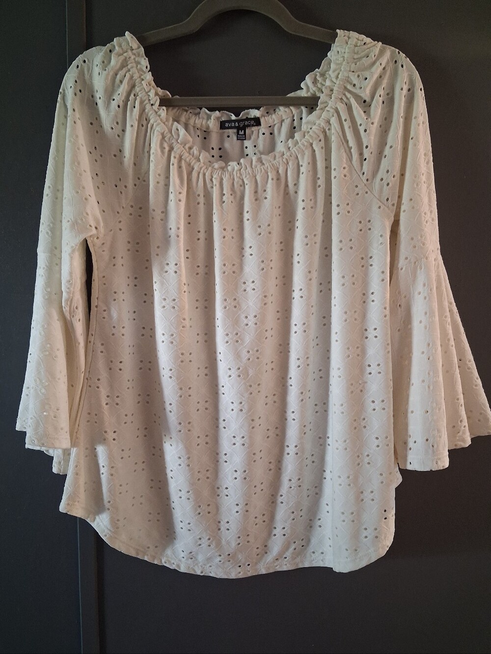 Ava & Grace Eyelet Top, Bell Sleeves, Scoop Neck Size M